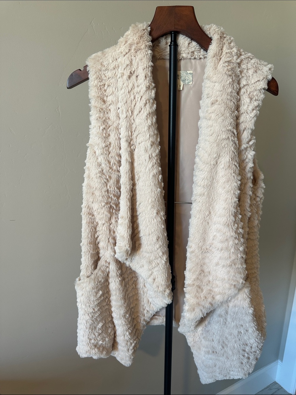 Jolt Cream Faux Fur Open-Front Vest